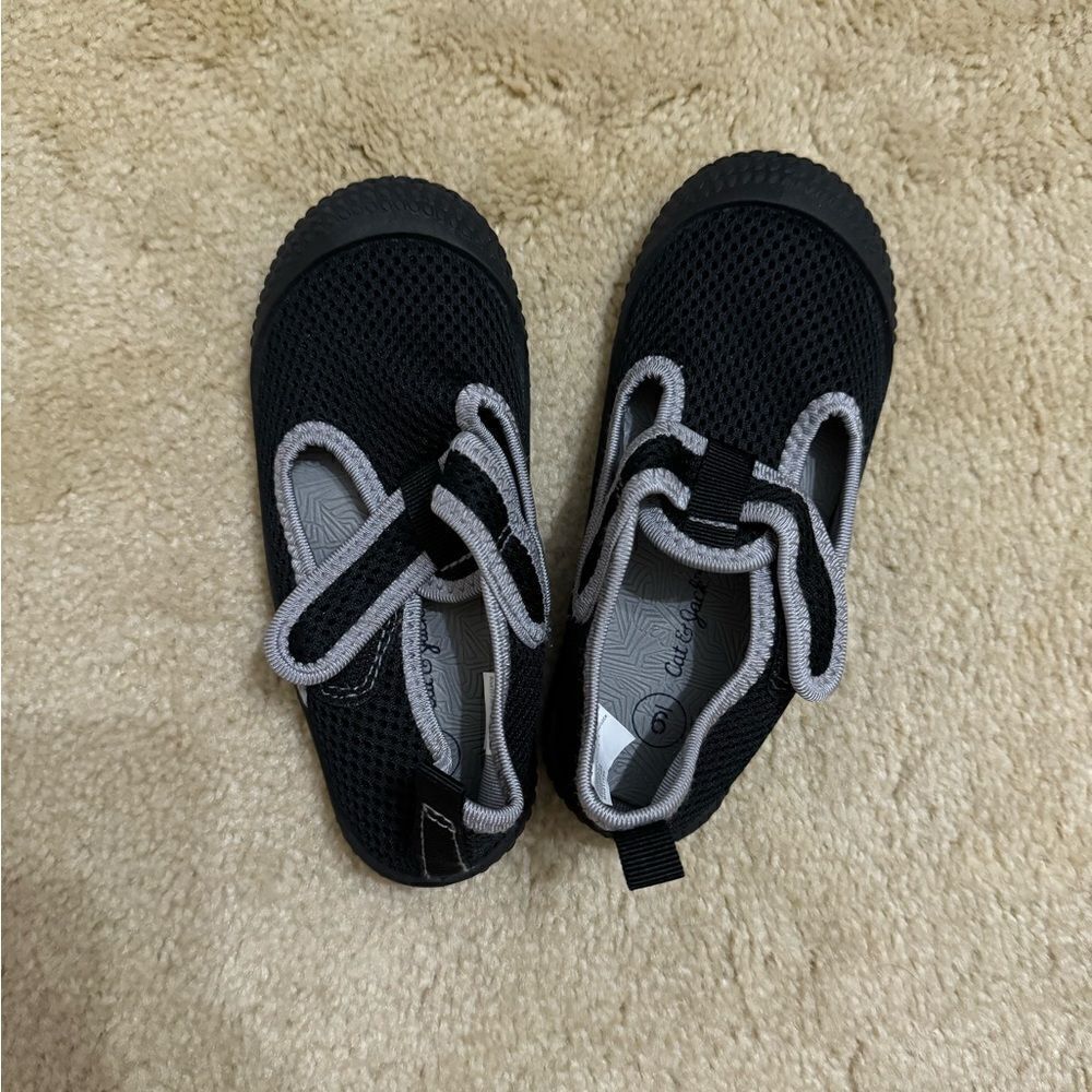 Toddler Cat and Jack Water Shoes Sz 9
